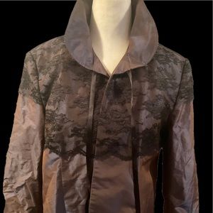 “TRISTAN& ISEUT” IRIDESCENT SATINY MAUVE LACE OVER LAY  SHORT OPEN JACKET.